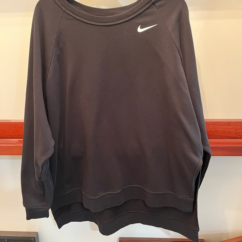 Xl Nike Women's Black Sweater high low side slit lightweight